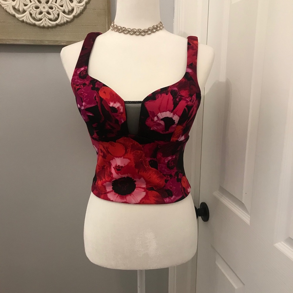 Guess red/burgundy top size S